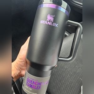 40oz Stanley Black Chroma